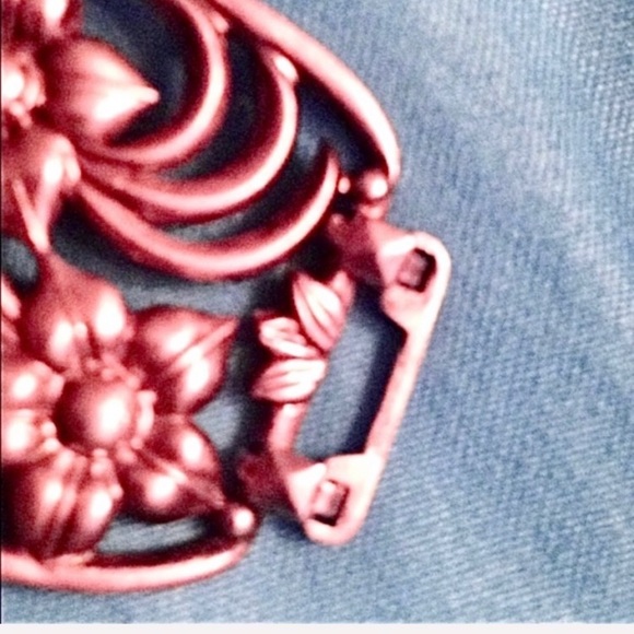 Antique Lotus Blossoms Bracelet - Picture 6 of 16